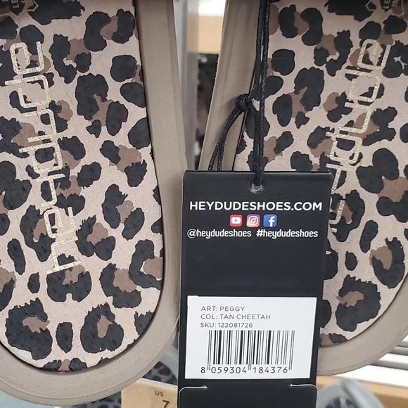 hey dude cheetah tan